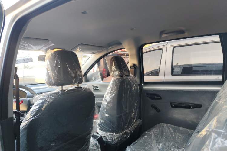 Used Wuling Hongguang New Energy 2024 All-Electric Model 300KM Practical Version