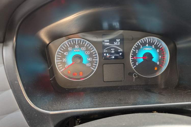 Used Jinbei Gold Hiace M Classic 2024 1.5L Engineering Lion Passenger Van 7 Seats