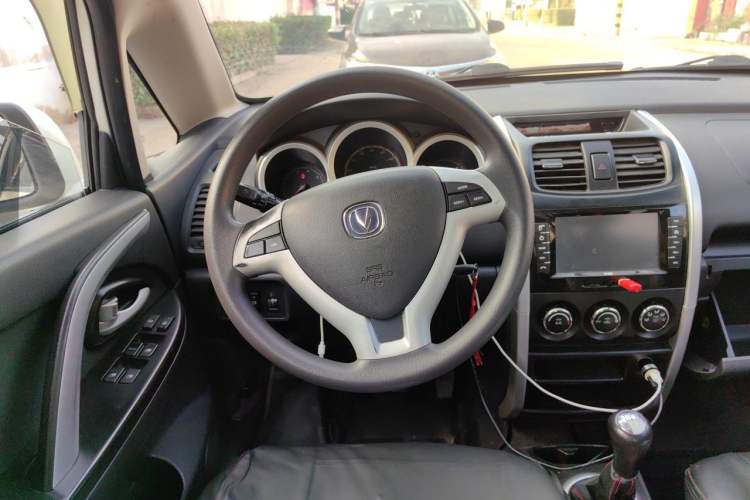 Used CHANGAN CX20 2014 1.4L Manual Sunroof Navigation Version – China IV Standard
