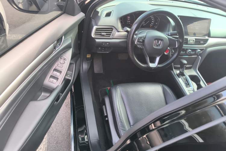 Used Honda Accord 2022 260TURBO Luxury Edition Driver Seat