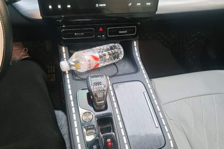 Used GAC Trumpchi GS8 2022 Dual-Engine Series 2.0TM Two-Wheel Drive Prestige Edition (7 Seats)
