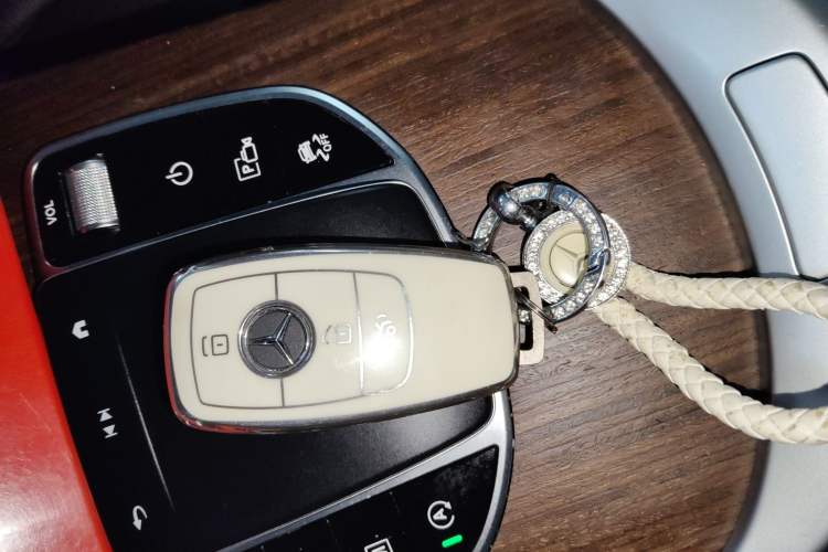 Used Mercedes-Benz GLC 2020 Facelifted GLC 300 L 4MATIC Luxury Edition Vehicle Key