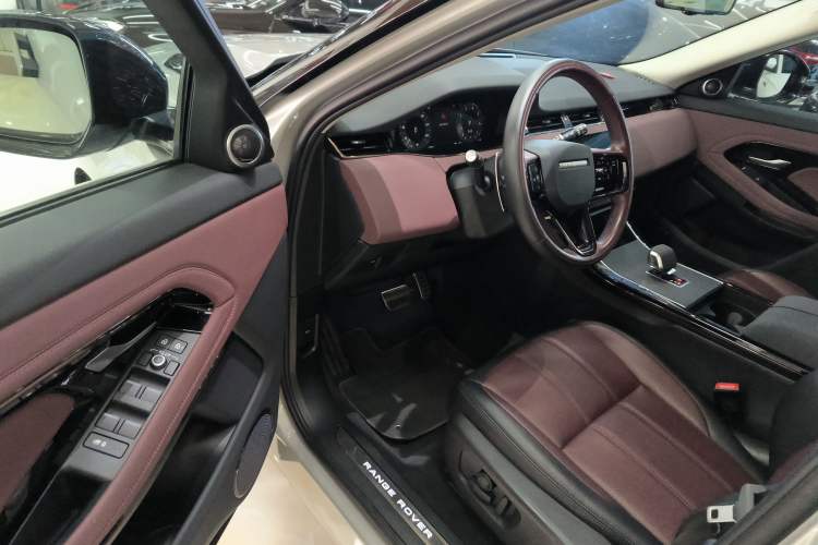 Used Land Rover Range Rover Evoque 2024 Aurora L 249 PS Prestige Light-Chasing Edition