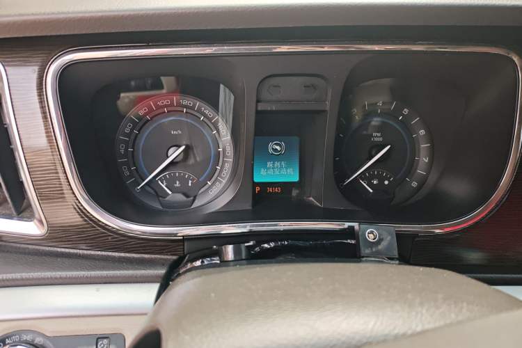 Used Buick GL8 2011 2.4L LT Luxury Business Executive Edition