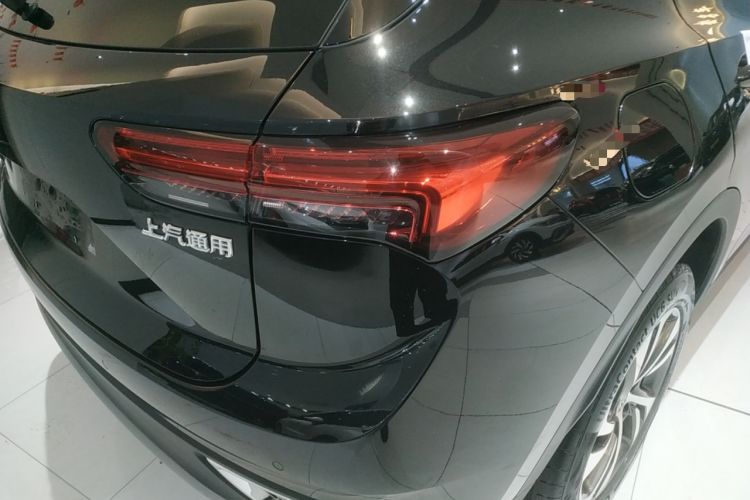 Used Buick Envision 2022 Encore S 652T Two-Wheel-Drive Luxury Model
