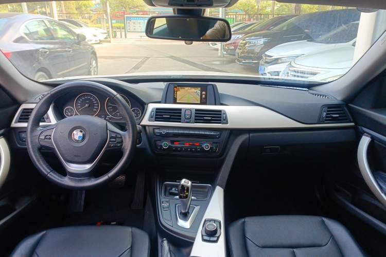 Used BMW 3 Series GT 2013 320i Leading Model
