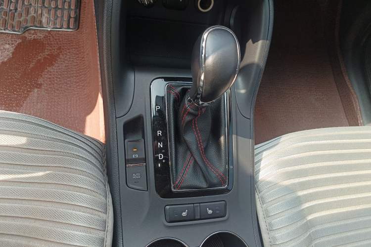 Used Changan CS75 2014 1.8T Automatic Prestige Model China IV Standard
