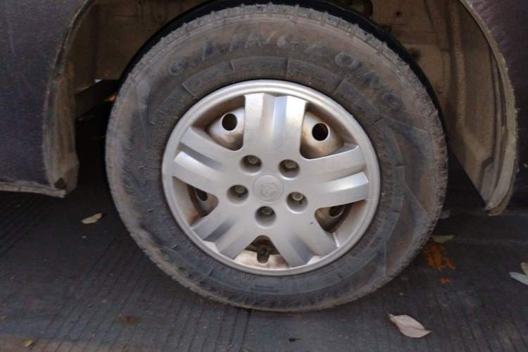 Used CHANGAN KAICHENG Ruixing M70 2018 1.5L Comfort Version Flat-Top Bi-Door DAM15DL Right Front Wheel Hub