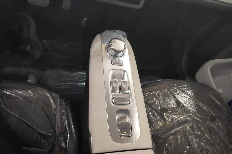 Used CHANGAN NEVO Lumin 2025 205 km Xiangqin Version
