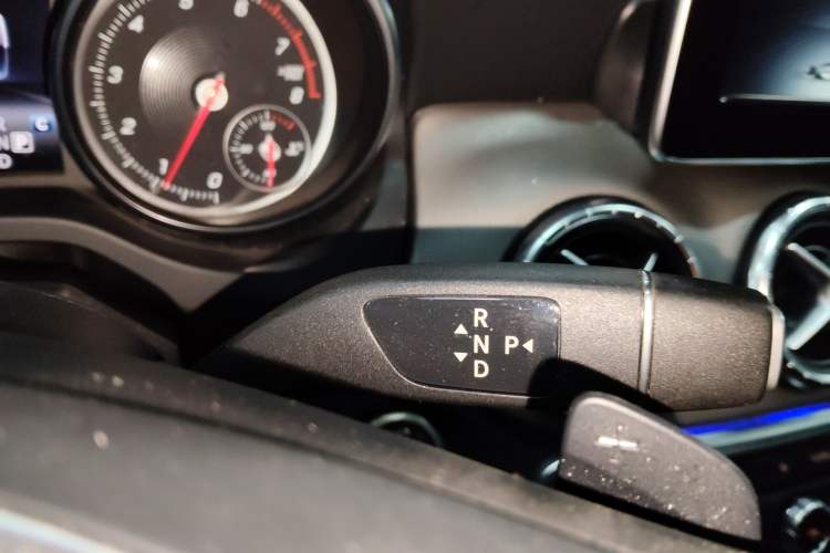 Used Mercedes-Benz CLA 2016 Facelifted CLA 200 Stylish Edition Gear Lever
