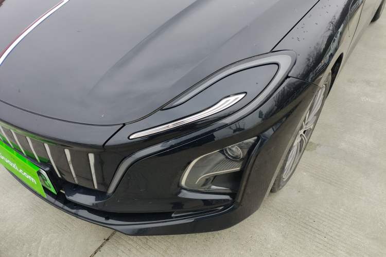 Used Hongqi E-QM5 2022 431 km Charge & Enjoy Edition
