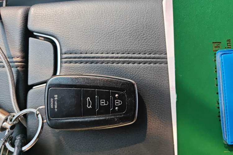 Used Toyota Avalon 2019 2.0L Ambition Edition China VI