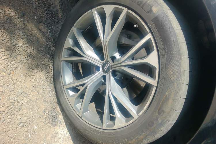 Used Audi Q8 2021 55 TFSI Luxury Dynamic Edition Right Front Wheel Hub