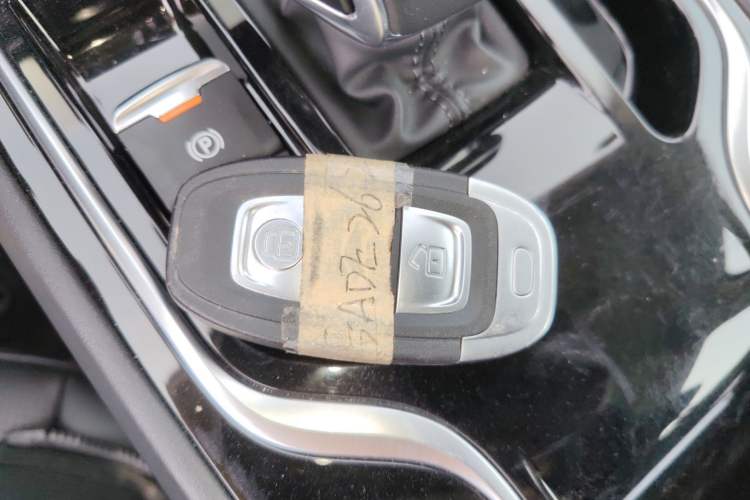 Used Hongqi E-QM5 2022 431 km Charge & Enjoy Edition Interior 1