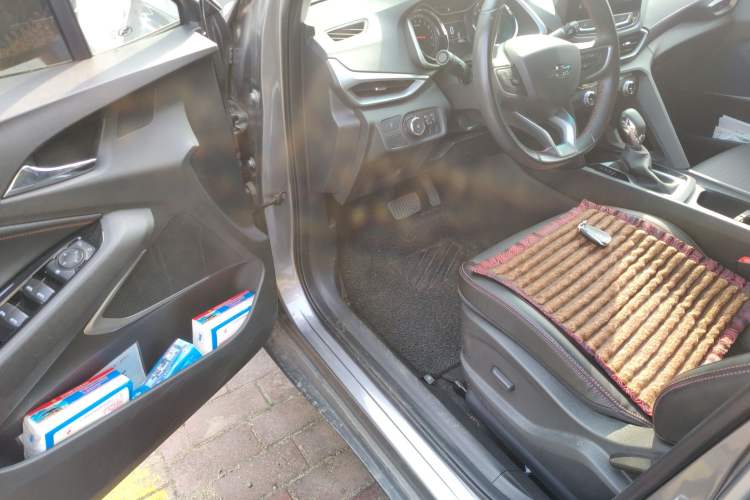 Used Chevrolet Orlando 2020 Light Hybrid Redline 530T Automatic Enjoyment Edition (5+2 Models) Driver Seat