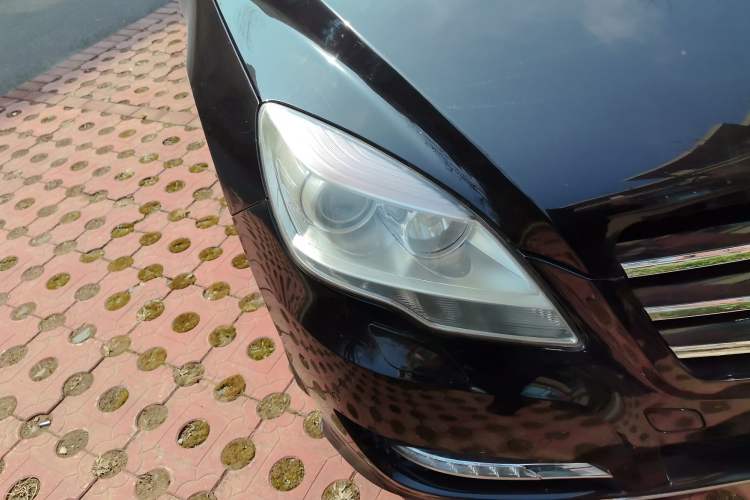 Used Mercedes-Benz R-Class 2011 R 350 L 4MATIC
