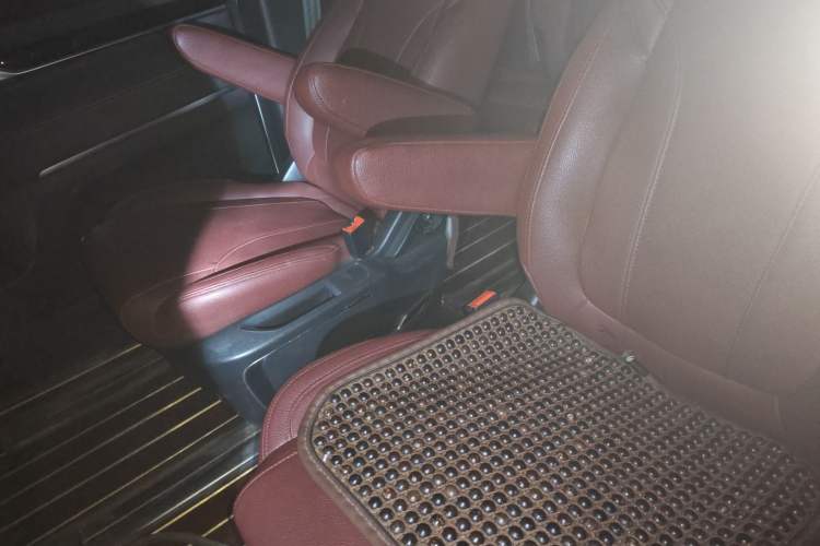 Used SAIC MAXUS G20 2020 2.0T Gasoline Automatic Luxury Edition
