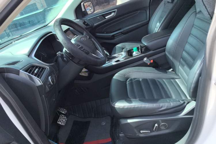 Used Ford Edge 2018 EcoBoost 245 Two-Wheel-Drive Titanium 7-Seater China VI Standard