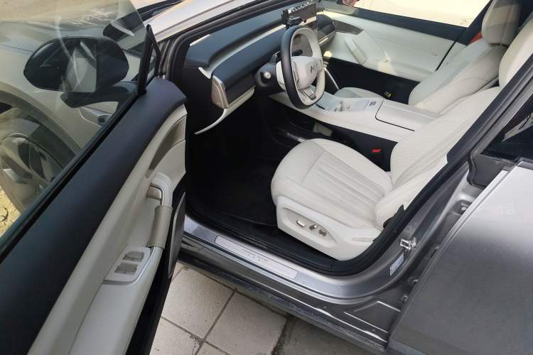 Used ONVO L60 2024 60 kWh Rear-Drive Version