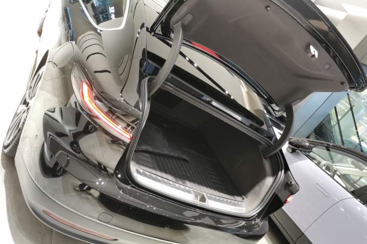 Used Nio ET7 2024 75 kWh Executive Signature Edition Trunk