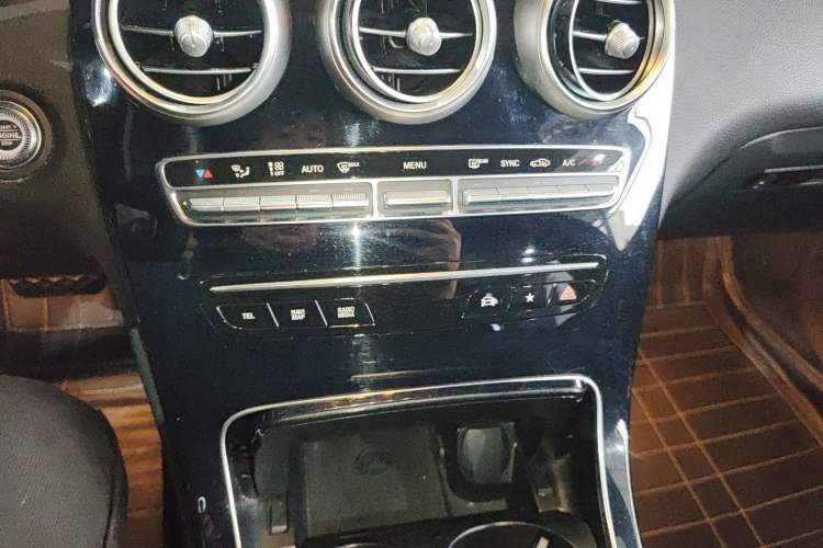 Used Mercedes-Benz GLC 2021 GLC 260 L 4MATIC Dynamic Edition
