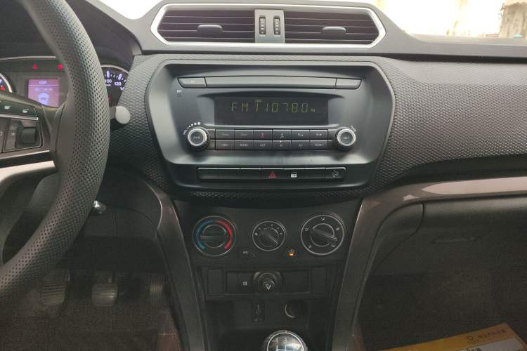 Used Great Wall Wingle 5 2017 2.0T European Version Diesel Two-Wheel Drive Advanced Large Double-Cab GW4D20E
