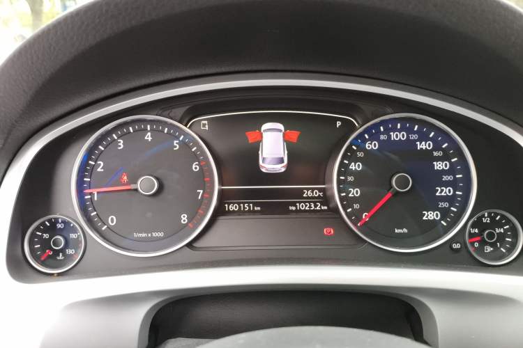 Used Volkswagen Touareg 2016 3.0 TSI High-End Version Instrument Cluster