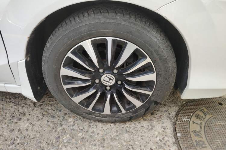 Used Honda Crider 2015 1.8L automatic luxury edition
