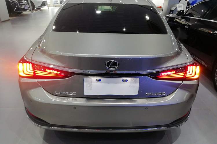Used Lexus ES 2022 200 Excellence Edition
