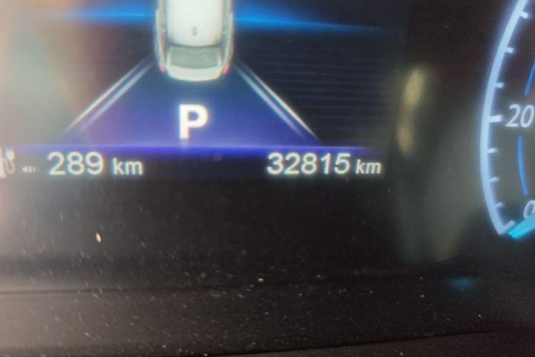 Used Hongqi E-QM5 2022 431 km Charge & Enjoy Edition Odometer Close Up