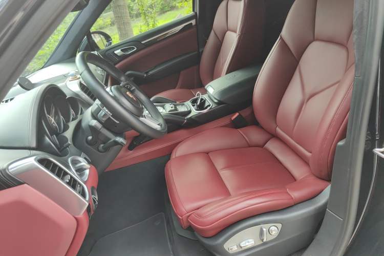 Used Porsche Cayenne 2015 Cayenne Turbo 4.8T Left Front Seat