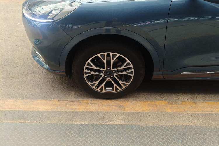 Used Ford Escape 2020 EcoBoost 245 Two-Wheel-Drive Titanium Edition Exterior 4