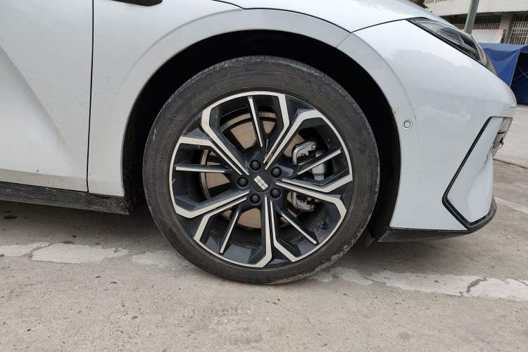 Used Geely Galaxy E8 2025 700 km Long-Range Intelligent Driving Version