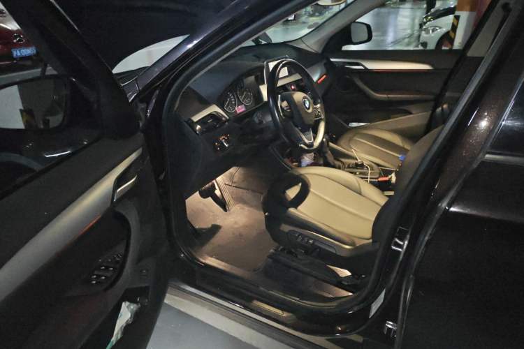 Used BMW X1 2016 sDrive18Li Premium Edition Driver Seat