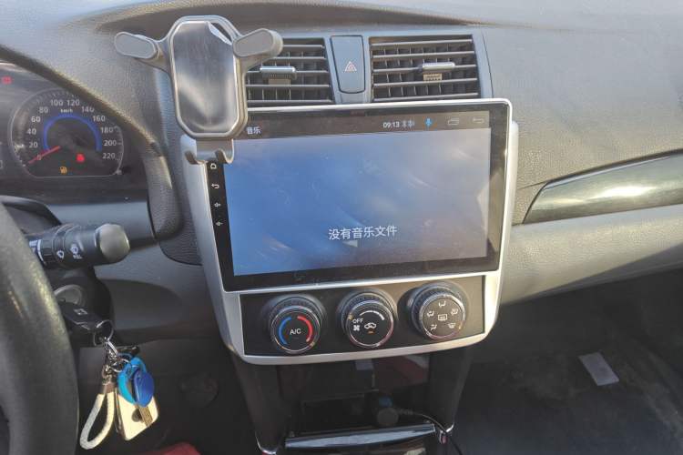 Used Zotye Z300 2014 1.5L Urban Edition Manual Luxury Model Audio And AC Panel
