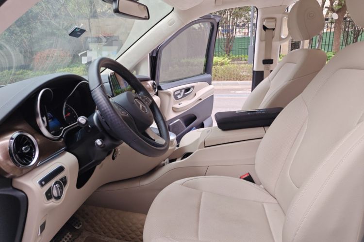 Used Mercedes-Benz V-Class 2021 V 260 Prestige Edition Left Front Seat