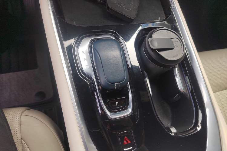 Used Zeekr 009 2022 Revised WE Version Gear Lever