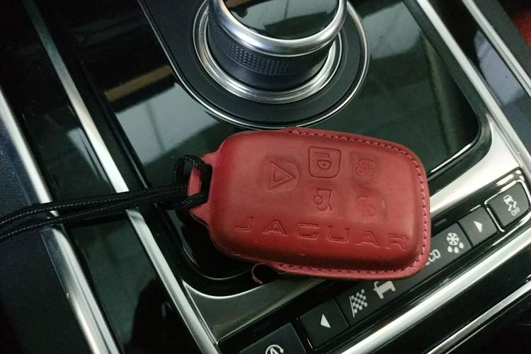 Used Jaguar XE 2018 2.0T 300 PS All-Wheel-Drive R-Sport Sport Edition
