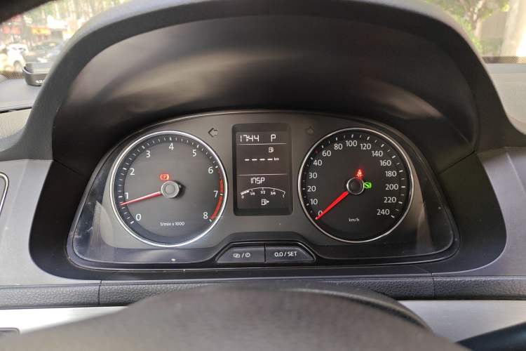 Used Volkswagen Lavida 2013 Revised Classic 1.6L Automatic Fashion Edition