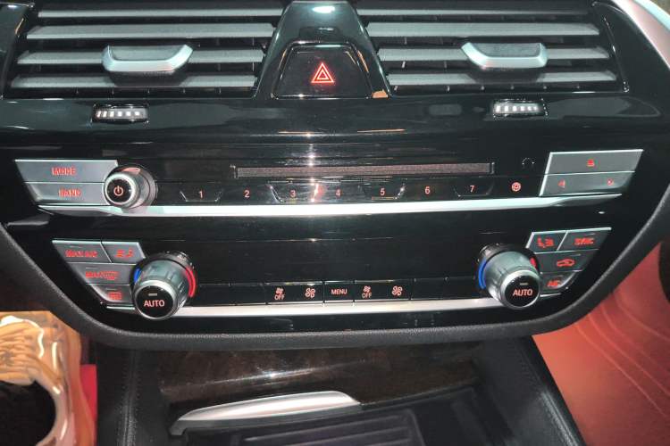 Used BMW 5 Series 2018 525Li Luxury Package