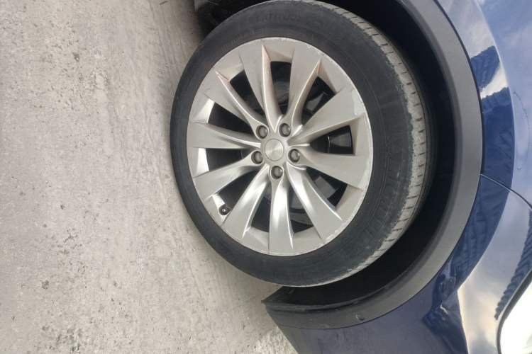 Used Tesla Model X 2017 X 100D Long Range Edition Right Front Wheel Hub