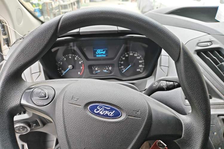 Used Ford Transit 2019 2.0T Gasoline Automatic Multi-Function Commercial Vehicle Short Wheelbase Low Roof 6-Seater China VI Standard Instrument Cluster