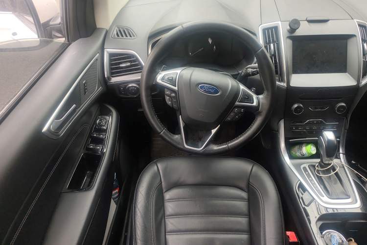 Used Ford Edge 2016 EcoBoost 245 Two-Wheel-Drive Titanium 7-Seater
