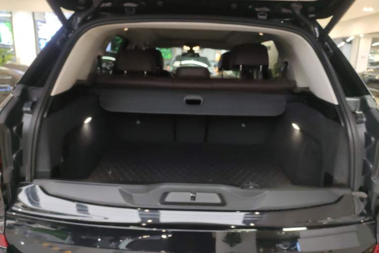 Used BMW X5 2022 Restyled xDrive 30Li Luxury Version M Sport Package
