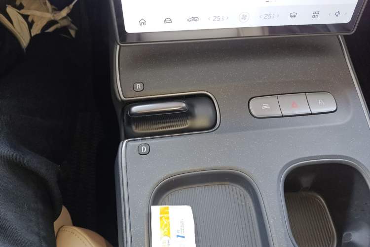 Used Nio ET5T 2024 75kWh Touring Gear Lever