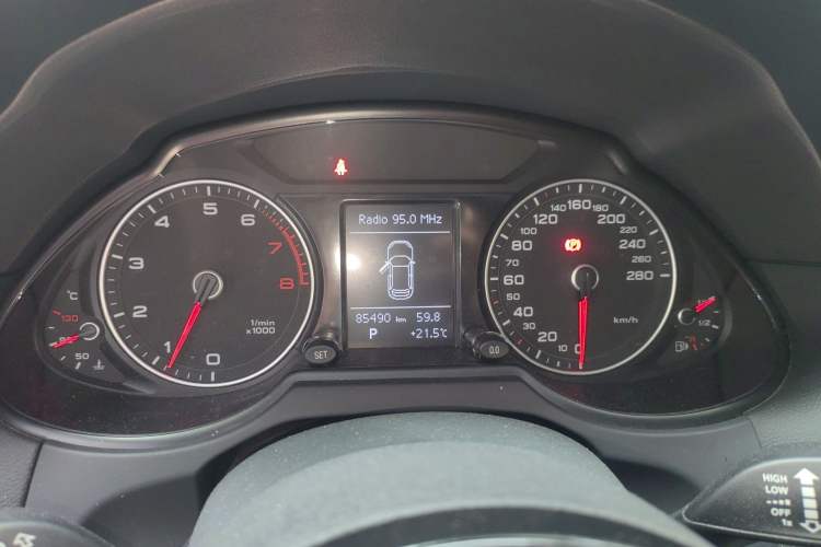 Used Audi Q5 2015 40 TFSI Comfort Model