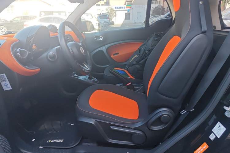 Used smart fortwo 2015 1.0L 52 kW Hardtop Passion Edition Left Front Seat