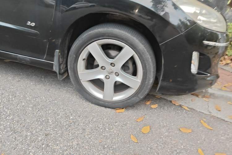 Used Peugeot 408 2010 2.0L Automatic Comfort Edition
