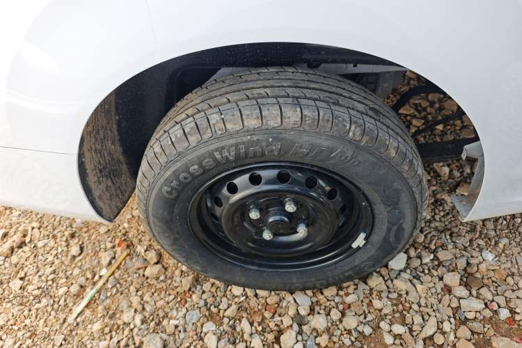 Used Wuling Hongguang New Energy 2025 Extended-Range Hybrid 50 km Utility Version Right Rear Wheel Hub