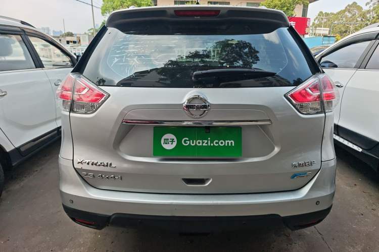 Used Nissan X-Trail 2014 2.5L CVT Leading Edition 4WD
